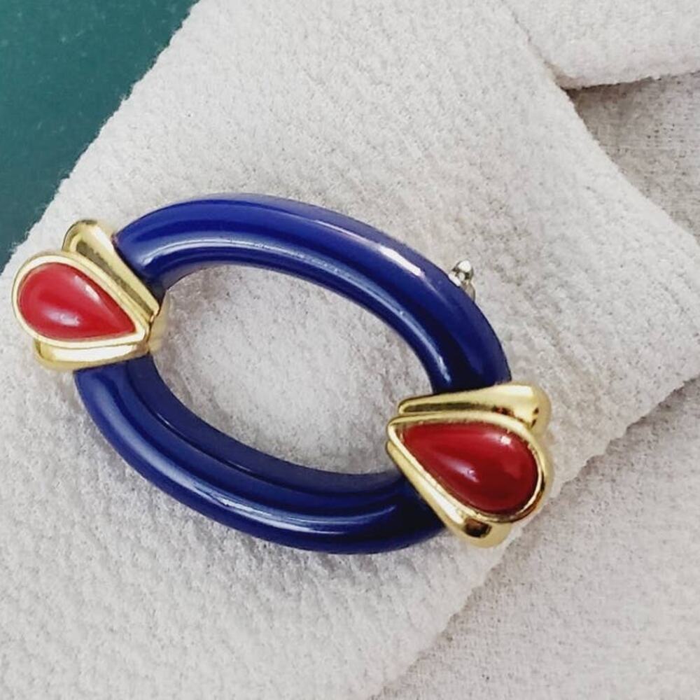 Vintage 80s - 90s Oval Blue Red Gold Tone Brooch Pin Fashion Jewerly Nautical